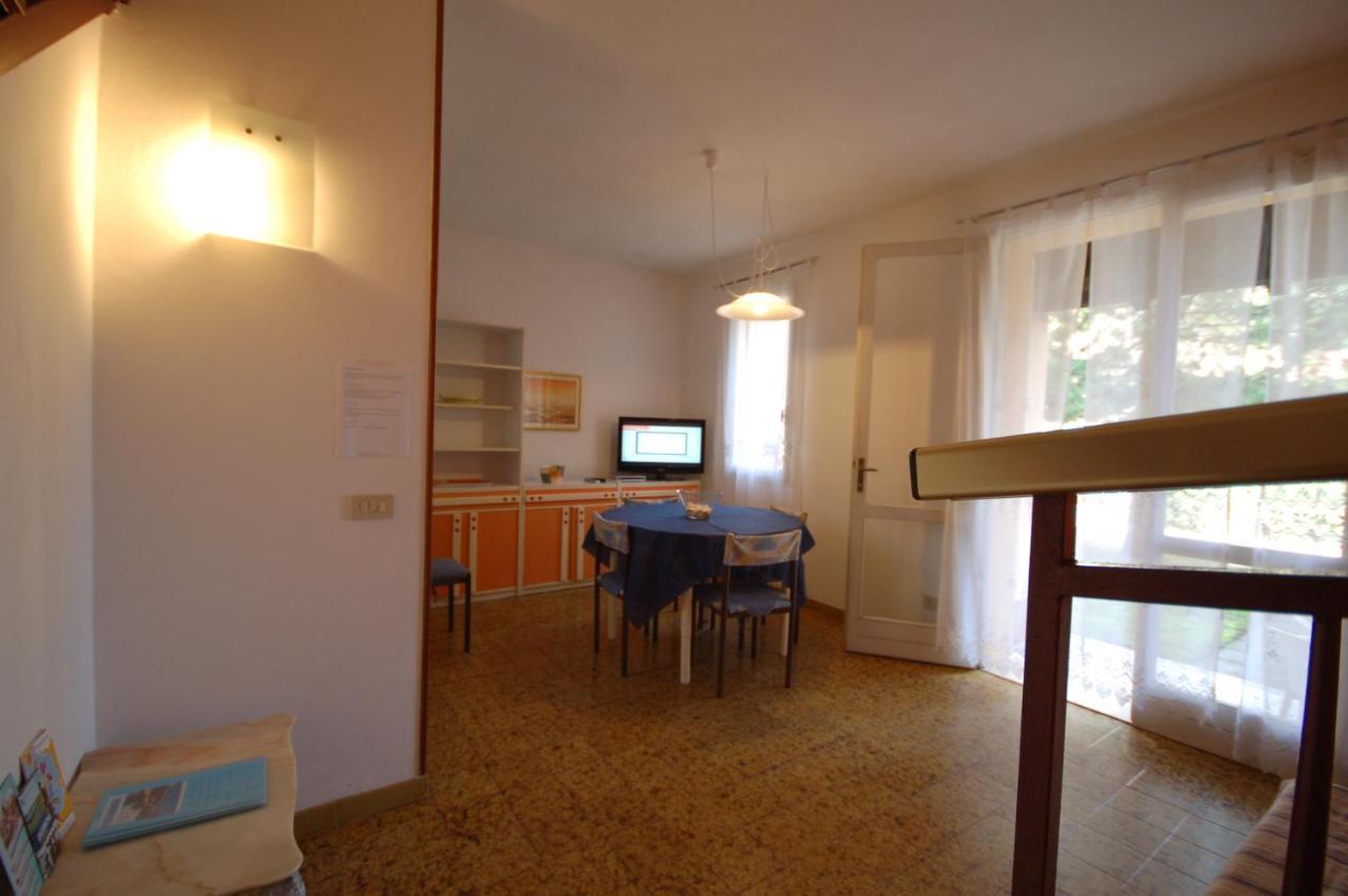 Delta Blu Residence Village Лидо ди Помпоза Стая снимка