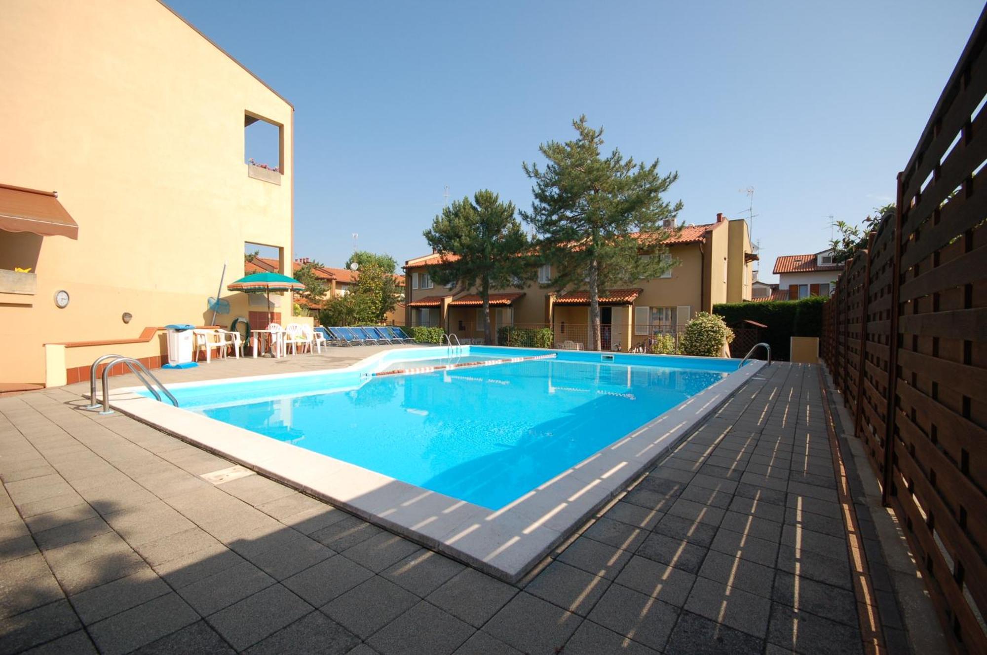 Delta Blu Residence Village Лидо ди Помпоза Екстериор снимка