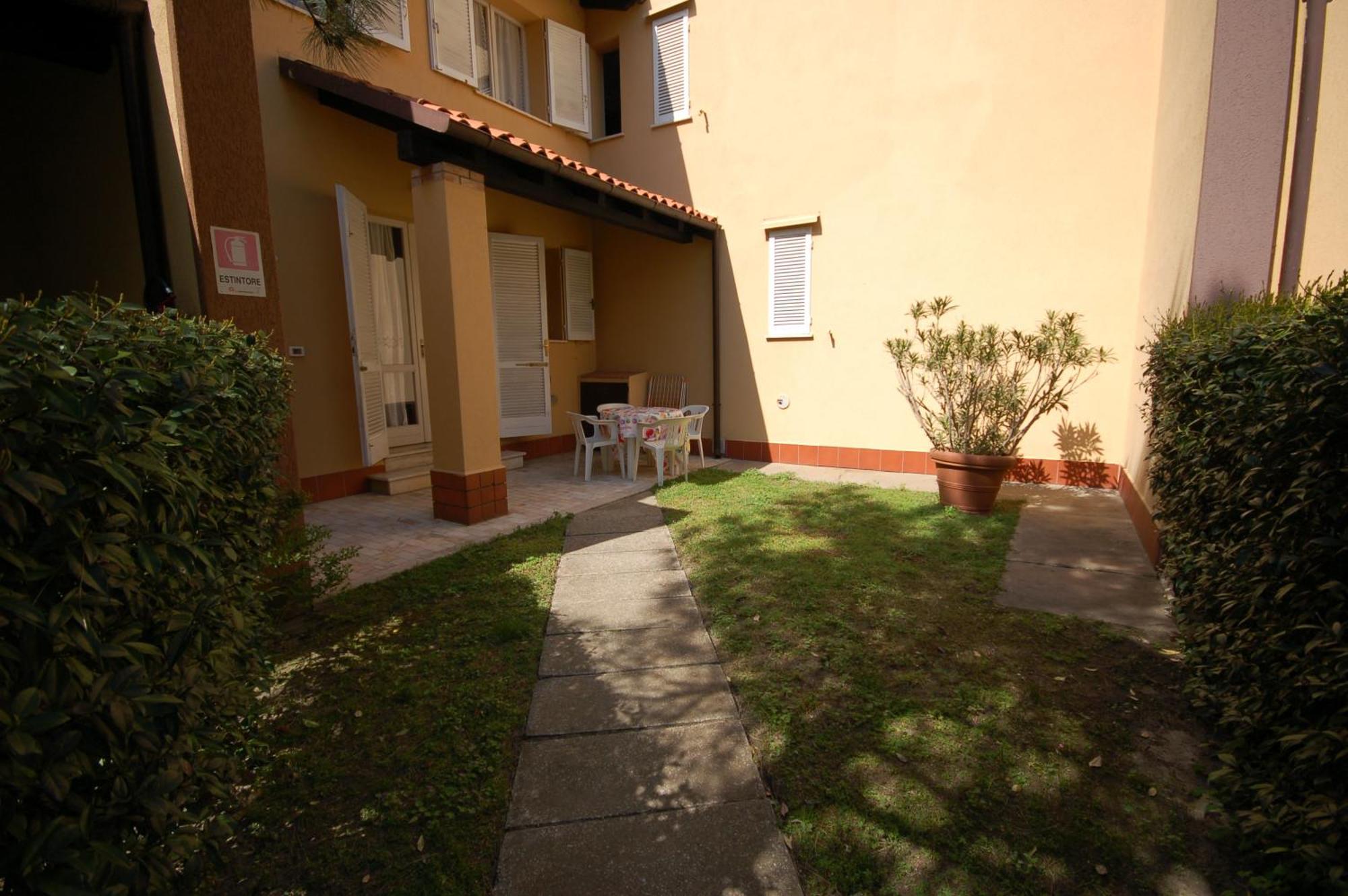 Delta Blu Residence Village Лидо ди Помпоза Стая снимка